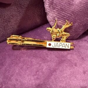 Vintage Chic Gold Sumo Tie Clip